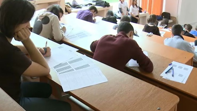 Elevii au ocazia sa experimenteze, timp de doua saptamani, viata de student Imagine