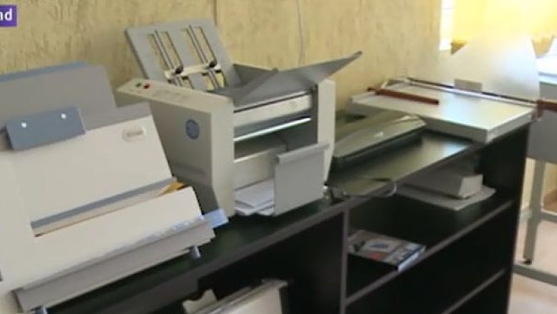Elevii cu deficiente senzoriale multiple invata meseria de tipograf Imagine