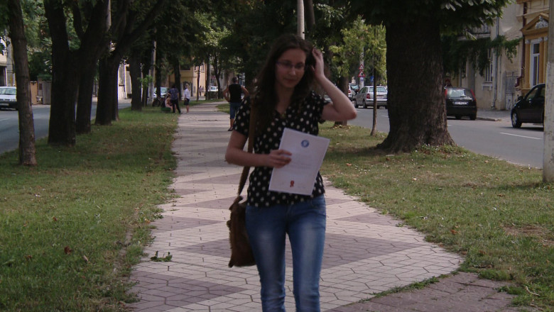 Elevii de 10, premiati de Guvern. La Braila, 24 de absolventi de gimnaziu au primit 2.000 de lei Imagine