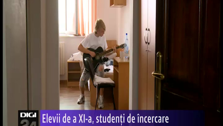 Elevii de clasa a XI-a, studenti de incercare Imagine