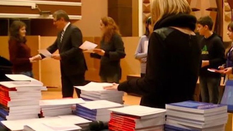 Elevii de nota 10 din Timisoara, premiati Imagine