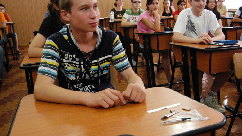 Elevii din Constanta vor sa il cheme in judecata pe primarul Radu Mazare Imagine