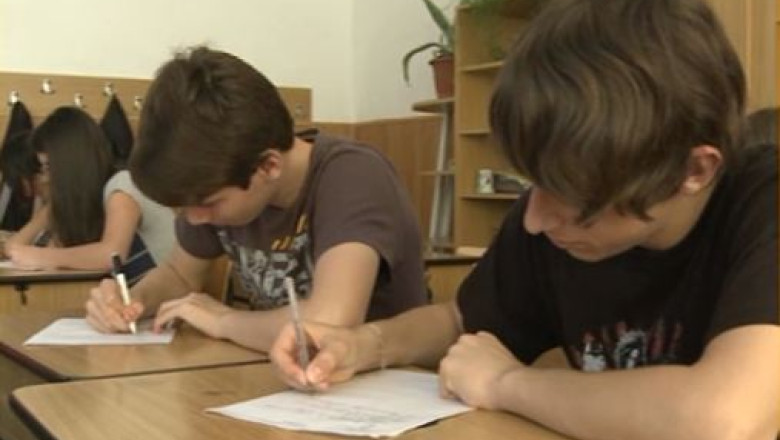 Elevii din Covasna simuleaza evaluarea nationala. Astazi este proba la limba si literatura romana Imagine