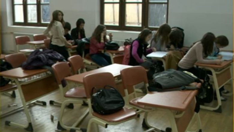 Elevii din doua judete vor primi meditatii gratuite cu bani europeni Imagine