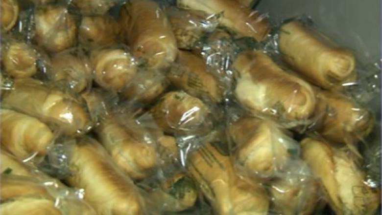 Elevii din Harghita primesc cornuri vechi si cu gramaj mai mic Imagine