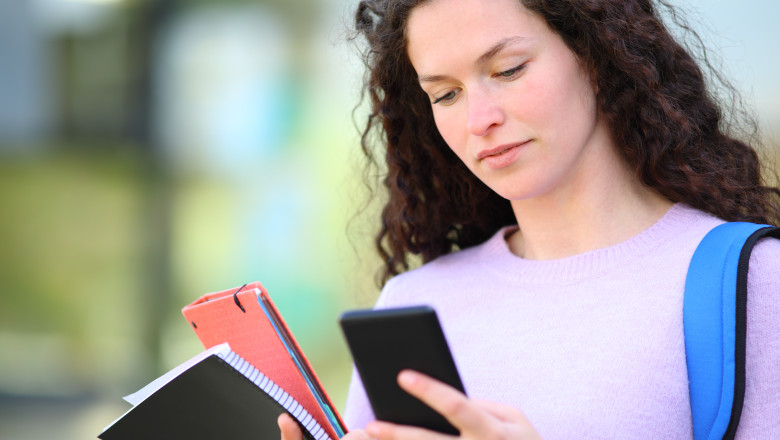 Elevii din Olanda nu vor mai avea voie sa intre cu telefoane in clasa Imagine