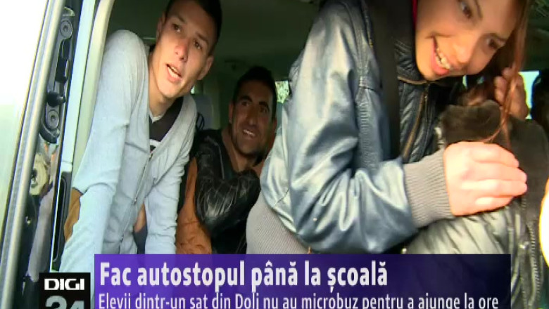 Elevii dintr-un sat din Dolj nu au microbuz pentru a ajunge la ore. Ei fac autostopul sau merg pe jos pana la scoala Imagine
