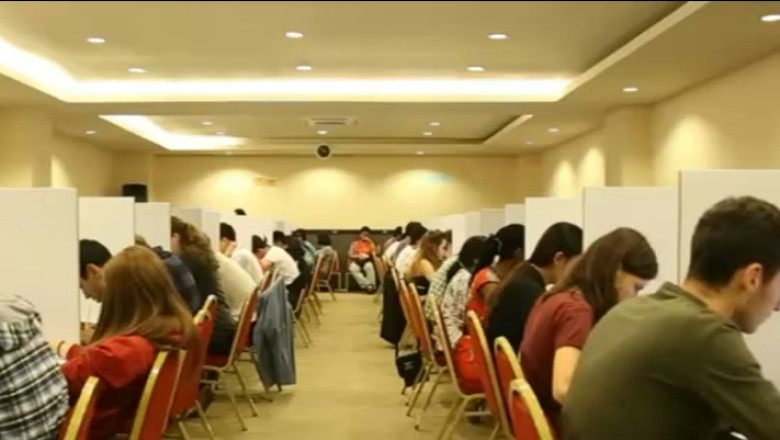 Elevii romani au obtinut trei medalii la Olimpiada internationala de biologie Imagine