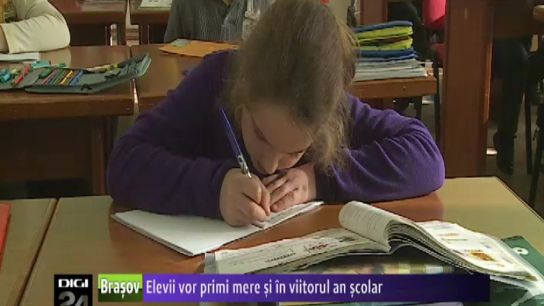 Elevii vor primi mere si in viitorul an scolar Imagine