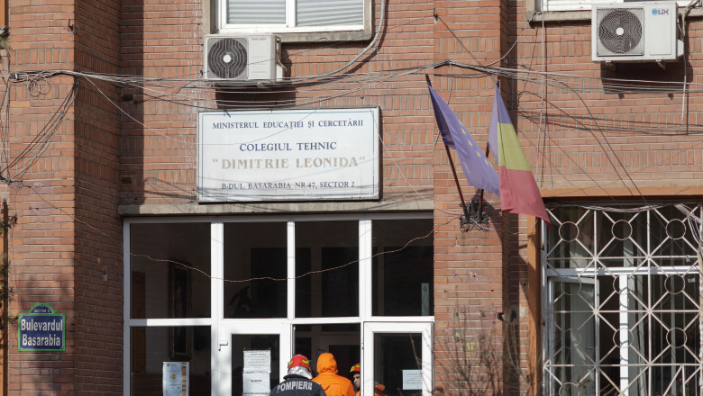 Elevul de 15 ani care a folosit un spray lacrimogen in liceu va primi nota 2 la purtare Imagine