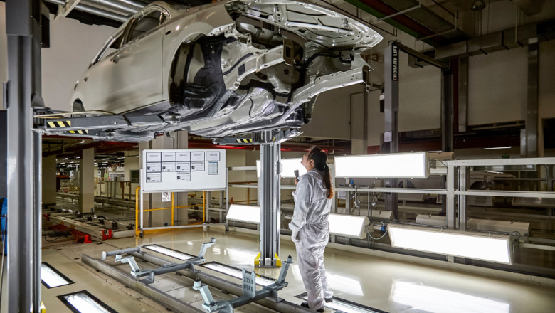 Elon Musk a marit salariile la Tesla. Cat castiga acum un muncitor dintr-o fabrica din SUA Imagine