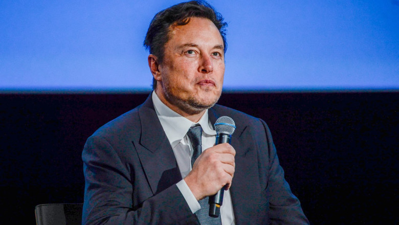 Elon Musk le cere fanilor sai sa voteze cu republicanii in alegerile de marti Imagine
