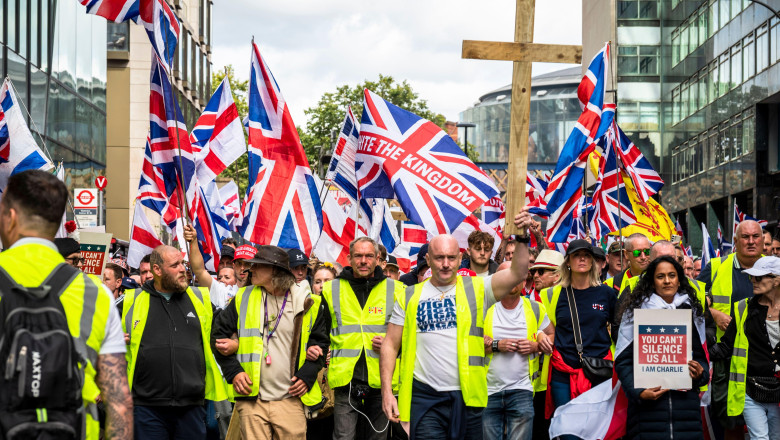 Elon Musk, mesaj la cea mai mare demonstratie a extremei drepte din Marea Britanie: „Violenta vine la tine. Ripostezi sau mori” Imagine