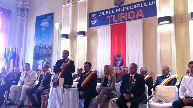 Emil Boc isi reafirma sprijinul pentru Elena Udrea Imagine