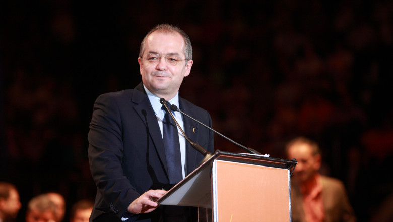 Emil Boc: Opozitia nu este "Nufarul" sa il spele pe Crin Antonescu Imagine