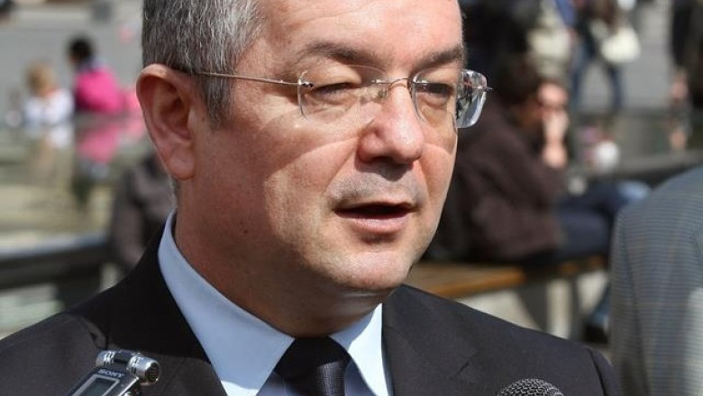 Emil Boc respinge acuzatiile Guvernului privind angajarea fostilor consilieri la ROMATSA: „N-am intervenit pentru ei” Imagine