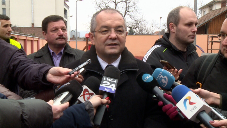 Emil Boc se apara. Fostul premier sustine ca niciodata nu a conditionat numirea cuiva intr-o functie Imagine