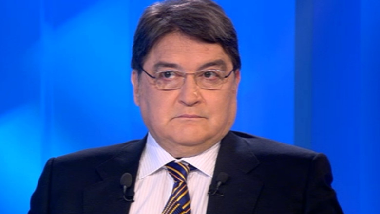 Emil Hurezeanu, despre incidentele de la Targu Mures:„La Budapesta se poarta frumos, pun lumanari in fata Ambasadei romane. Aici de ce nu se poate la fel?” Imagine