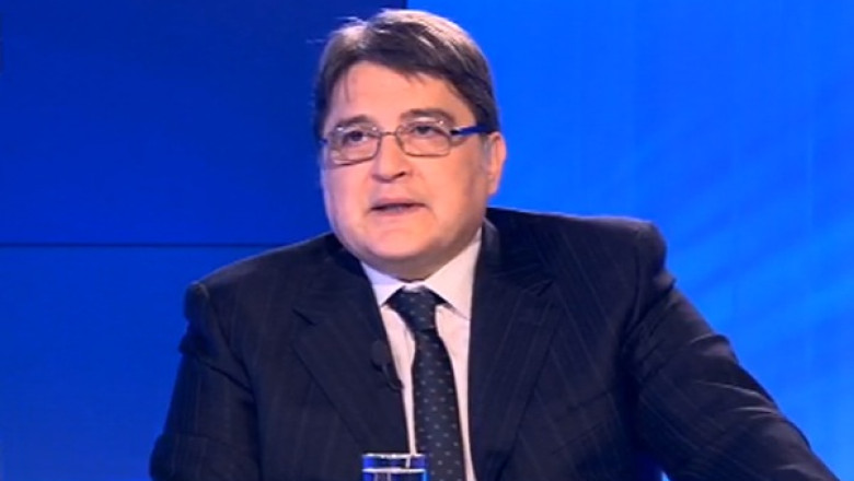 Emil Hurezeanu: Domnul Basescu are o dexteritate extraordinara a ingurgitarii broastelor raioase Imagine