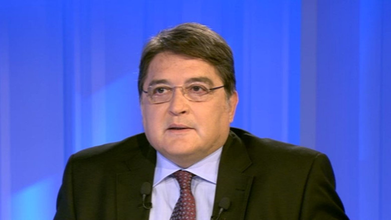 Emil Hurezeanu: Statul ucrainean procedeaza constitutional, isi apara ordinea interna dereglata de manevre ale unui stat vecin Imagine