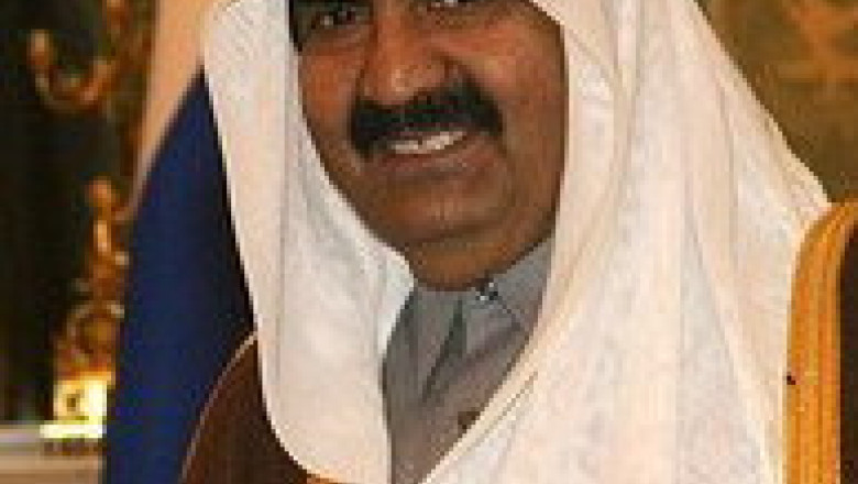 Emirul din Qatar a predat puterea fiului sau Imagine