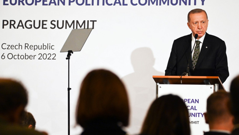 Erdogan ameninta Grecia: "S-ar putea sa venim dintr-o data intr-o noapte" Imagine