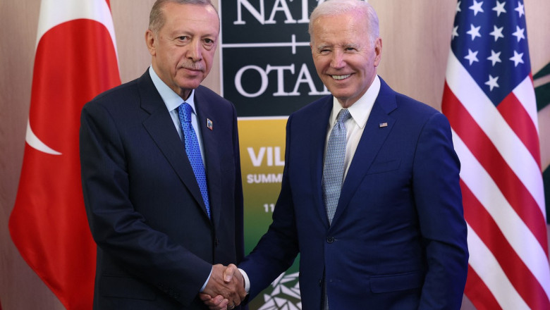 Erdogan i-a spus lui Biden ca vrea sa deschida „o noua era” de colaborare cu SUA, dupa ce a dat unda verde aderarii Suediei la NATO Imagine