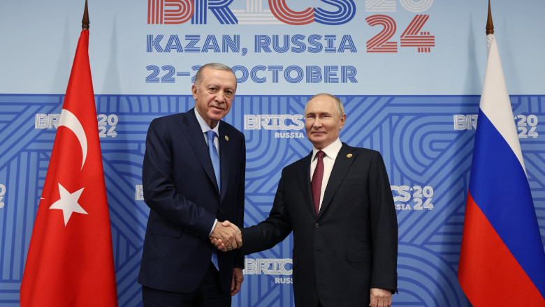 Erdogan spune ca in lume au ramas doar doi lideri experimentati: el si Putin. Ce spune despre Angela Merkel si Gerhard Schroder Imagine