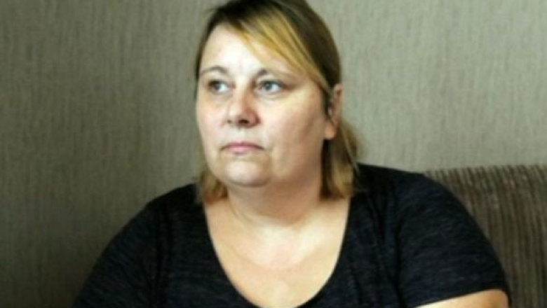 Eroare medicala. O britanica a stat trei zile cu o manusa chirurgicala in stomac Imagine