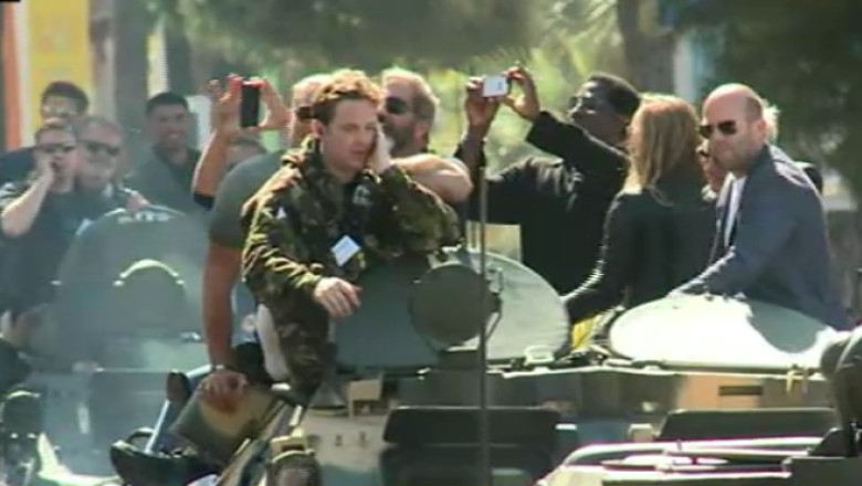 „Eroi de sacrificiu”. Sylvester Stallone si Arnold Schwarzenegger au venit pe TAB-uri la Cannes Imagine