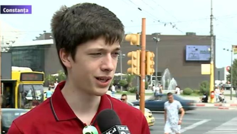 Erou la 17 ani. Razvan Azamfirei a resuscitat un barbat pana la sosirea ambulantei Imagine