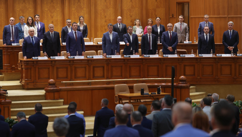 Esecul Opozitiei in Parlament: Toate motiunile impotriva Guvernului Bolojan au picat. Ce urmeaza pentru legile asumate de Executiv Imagine