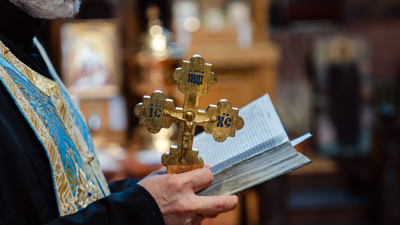 Este corect sa urezi „La multi ani” pe 15 august, de Adormirea Maicii Domnului? Recomandarile preotului pentru Sfanta Maria Mare Imagine