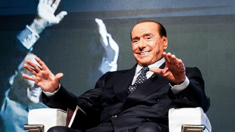 „Este greu, dar voi reusi si de data asta”. Mesajul transmis de Berlusconi de pe patul de spital Imagine