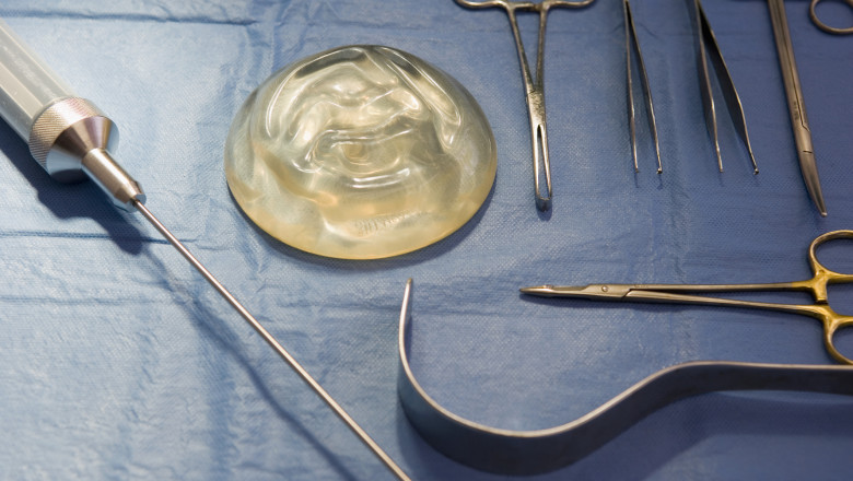 Esteticianul care a mutilat 10 femei, cercetat si pentru corupere sexuala. Anchetatorii au vazut fisierele video din calculatorul lui Imagine