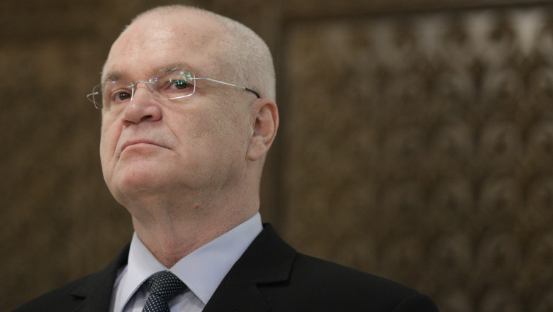 Eugen Nicolicea ataca in instanta legea care va desfiinta pensiile speciale ale parlamentarilor: ”Loveste in parlamentarii saraci” Imagine