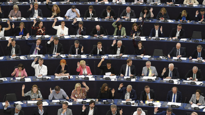 Euractiv: Parlamentul European a fost lovit de „un tsunami al lobbystilor” inainte de votul pe proiectul Fit for 55 Imagine