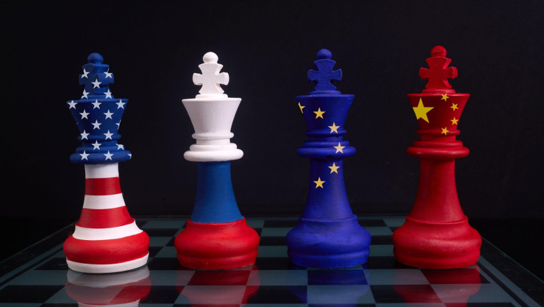 Europa cauta materii prime pentru a reduce dependenta de China: 13 proiecte UE pentru resurse critice in Groenlanda si alte tari Imagine