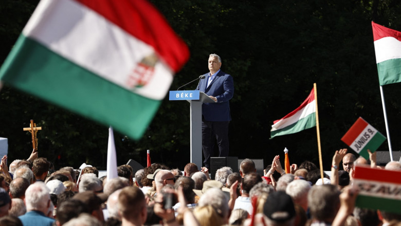 „Europa inaugureaza drumul spre iad”. Viktor Orban si-a scos sustinatorii in strada cu mesaje anti-UE si pro-ruse, inainte de alegeri Imagine