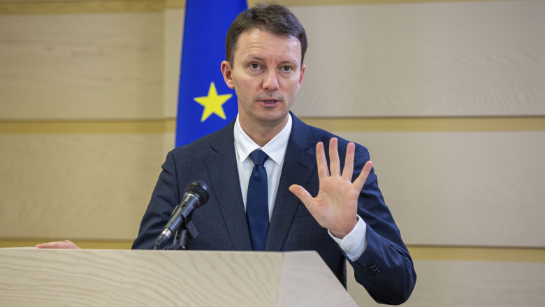 Europarlamentar PNL, atac la adresa lui Victor Negrescu: E un reflex PSD sa incerci sa pui mana pe cat mai multi bani. Replica acestuia Imagine