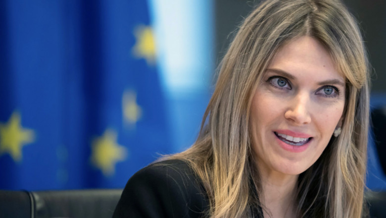 Eva Kaili si-a pierdut functia de vicepresedinte al Parlamentului European. Tatal ei, prins cu o geanta cu bani (presa) Imagine