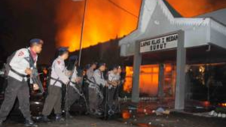 Evadare in masa dintr-o inchisoare din Indonezia Imagine