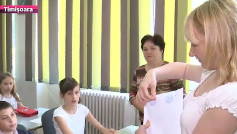 Evaluare in premiera la clasa a IV-a. Organizarea n-a fost deloc usoara, subiectele au aparut cu intarziere Imagine