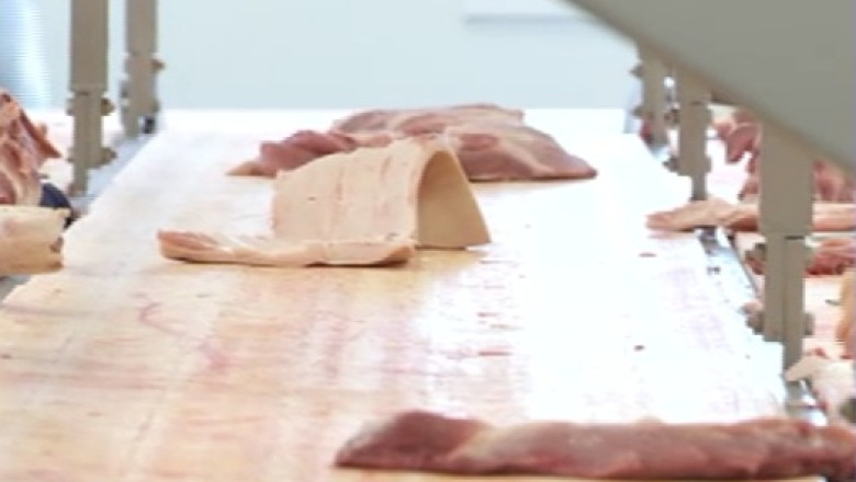 EVAZIUNE FISCALA. 100 de tone de carne, legume si fructe au fost confiscate de la o firma din Ilfov Imagine