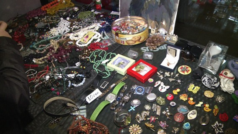 Eveniment inedit marca ACT: podoabe la vanzare pentru cainii si pisicile fara adapost Imagine