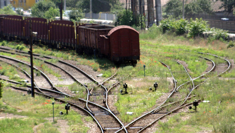 EXCLUSIV. Angajamente in fata FMI: Privatizarea CFR Marfa, in septembrie. Bilete de tren mai scumpe   Imagine