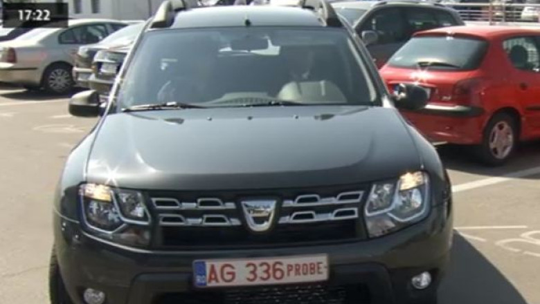 Exclusiv. Imagini cu noul model Dacia Duster pe strazile din Bucuresti Imagine