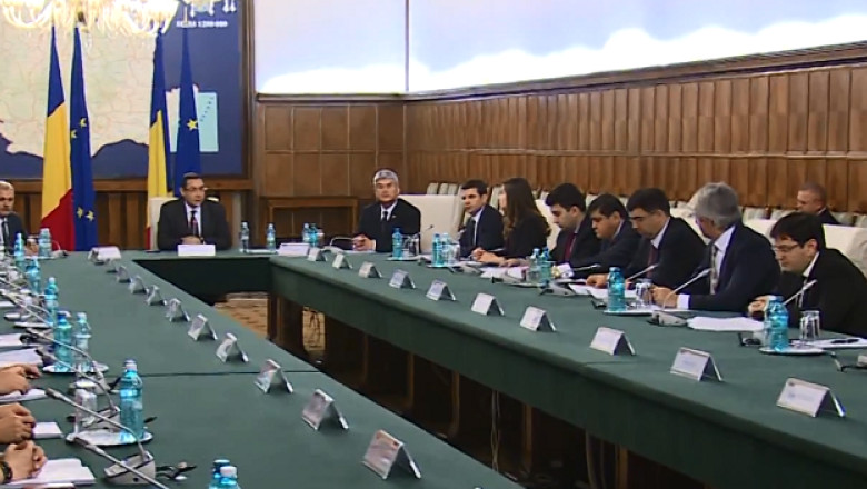 Executivul a aprobat programul politic  Imagine