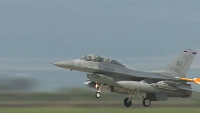 Exercitiu aviatic la final Imagine