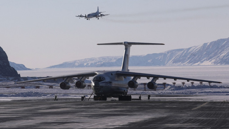 Exercitiu militar in Groenlanda, cu participarea tarilor NATO. Statele Unite au fost excluse de la desfasurarea de forte Imagine